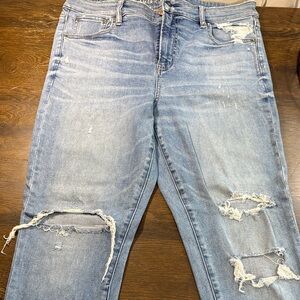 American Eagle Outfitters Women's Light Blue Distressed Boyfriend skinny Jeans